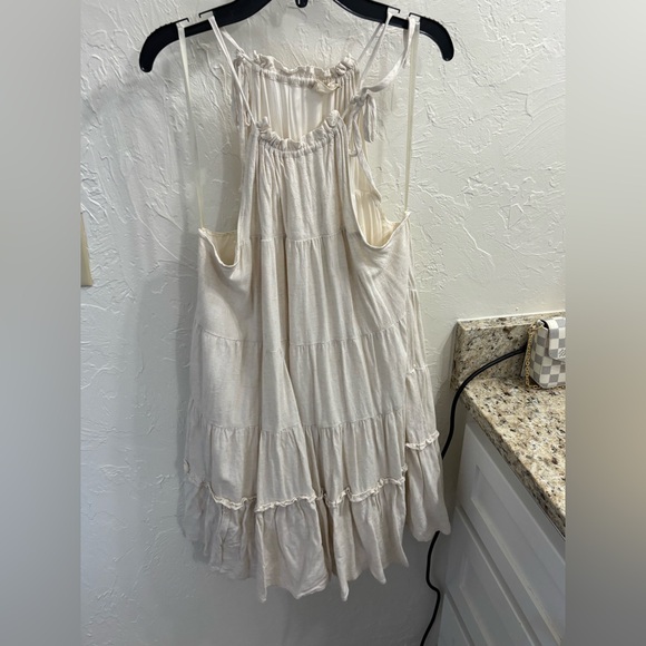 White Linen Dress - Picture 1 of 3